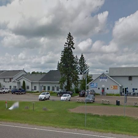 Forty Club Inn Deerwood Eksteriør bilde