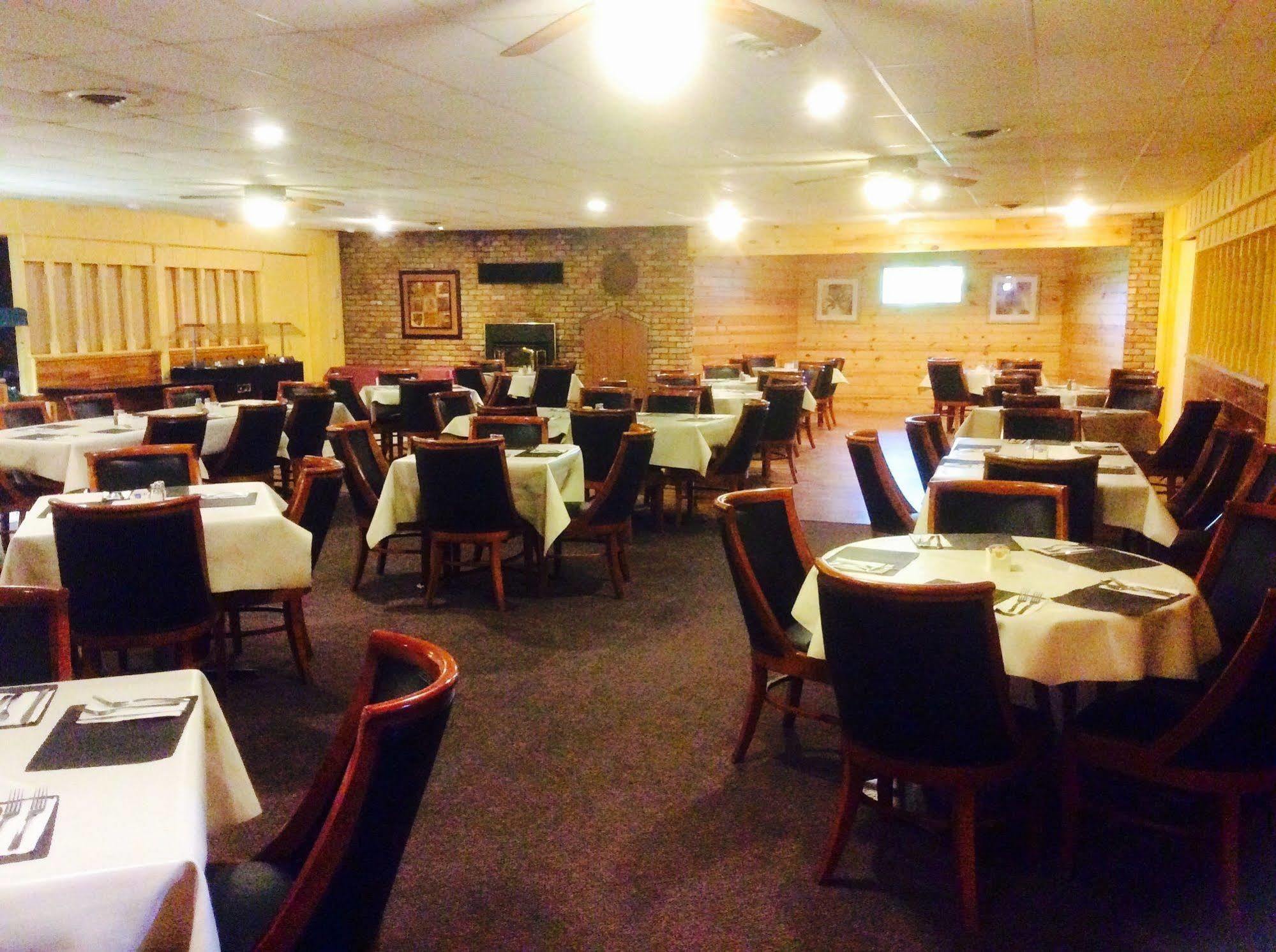 Forty Club Inn Deerwood Eksteriør bilde