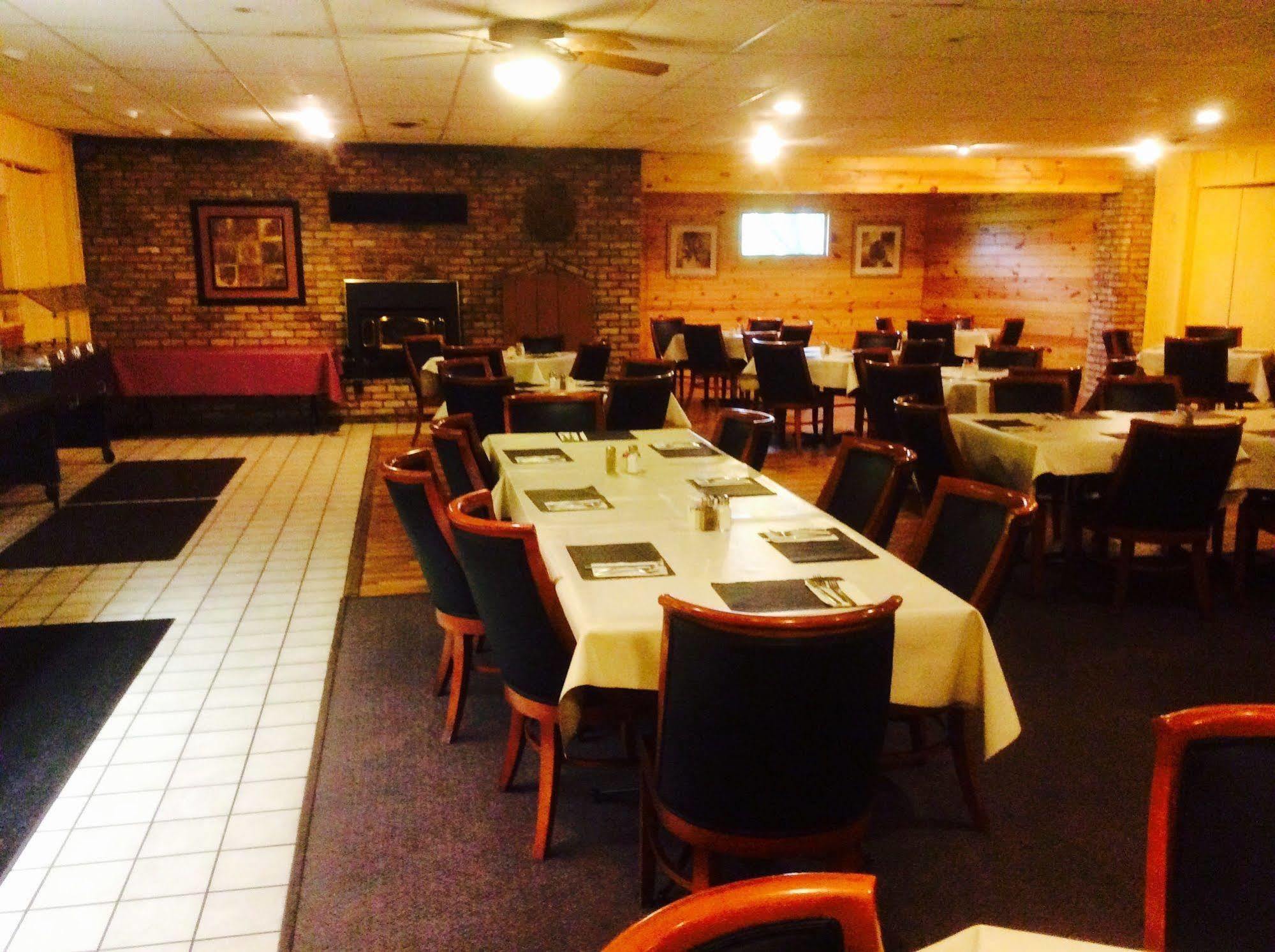 Forty Club Inn Deerwood Eksteriør bilde